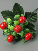 Букет ягодок 5 штук на листе 18 см.