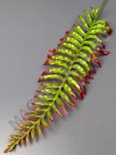 Лист папоротника крупного декоративного пластм 32/48 см (борд фиол)