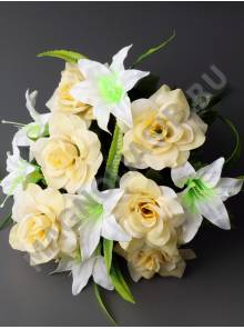 АКЦИЯ Москва Букет роз с лилией 13гр 44см (роз)