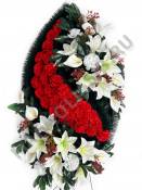 Венок Диантус с лилиями выс.120/135см шир.60см